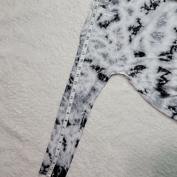 Erge M Monochrome Black Gray White Tie-Dye Long Sleeve Knot Top - Picture 11 of 11